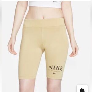 NWOT Nike Sportswear Essential Women's Mid-Rise 10" Biker Shorts